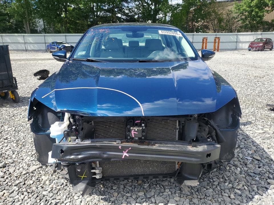 2018 VOLKSWAGEN PASSAT SE 5