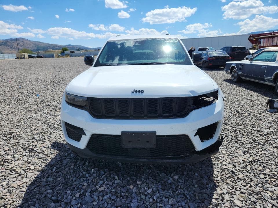 2025 JEEP GRAND CHEROKEE LAREDO 5