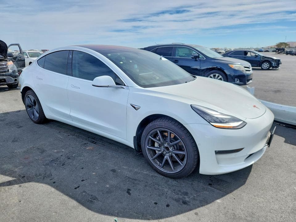 2018 TESLA MODEL 3 4