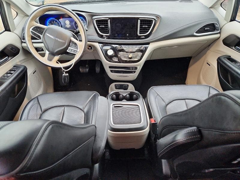 2018 CHRYSLER PACIFICA LIMITED 8