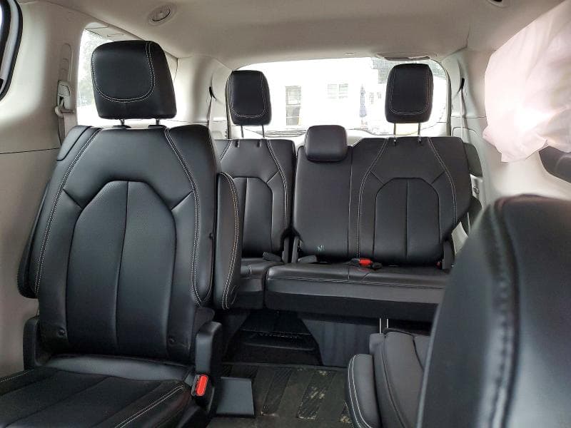 2023 CHRYSLER PACIFICA TOURING L 10
