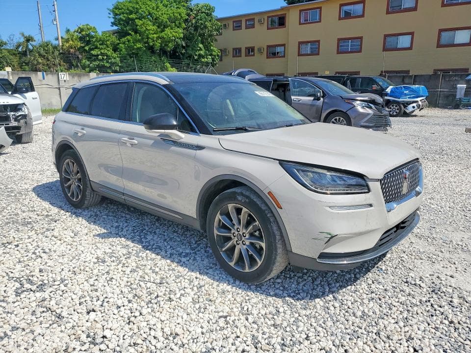 2020 LINCOLN CORSAIR 4
