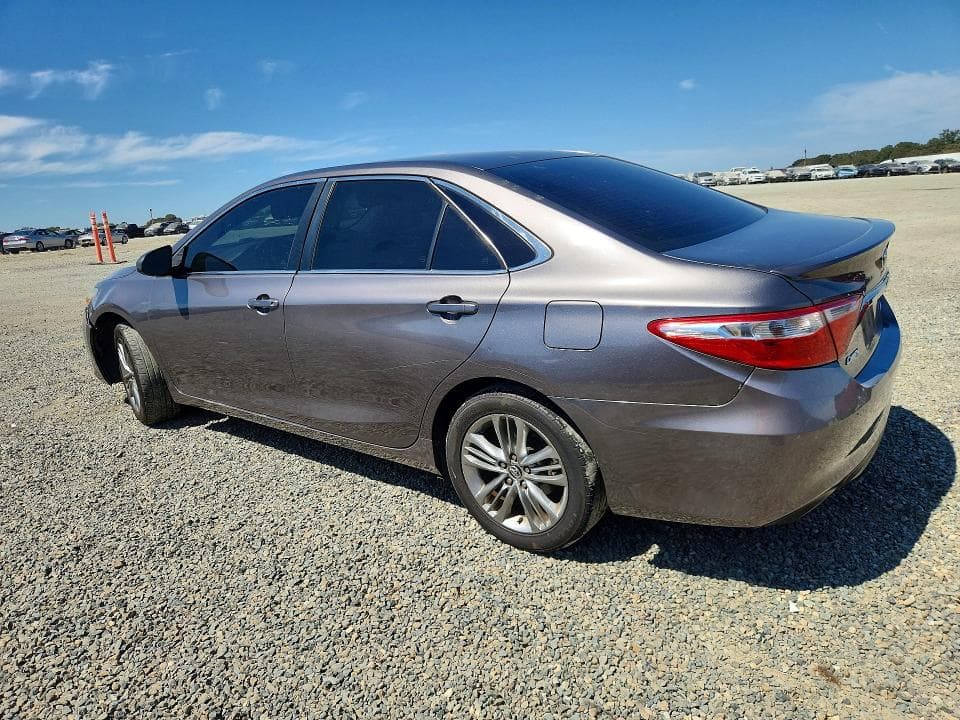 2017 TOYOTA CAMRY SE 2