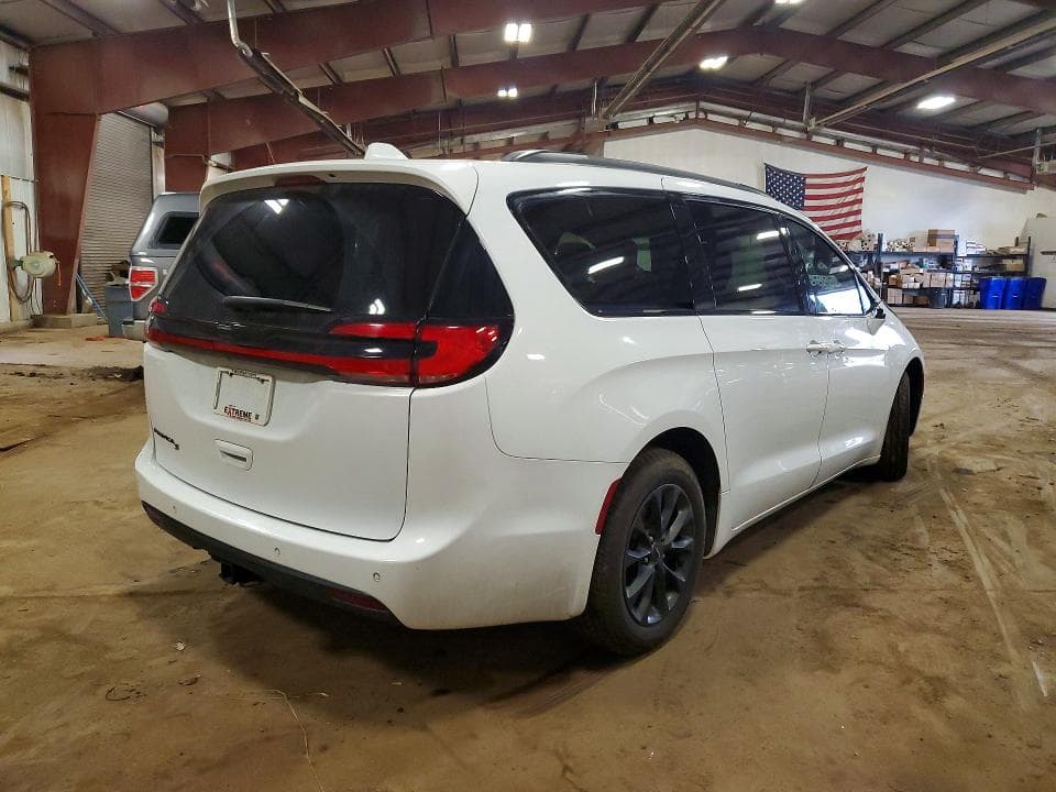2021 CHRYSLER PACIFICA TOURING L 3