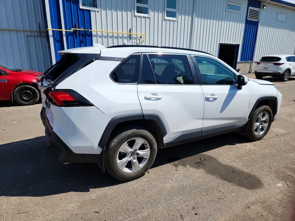 2019 TOYOTA RAV4 LE 3