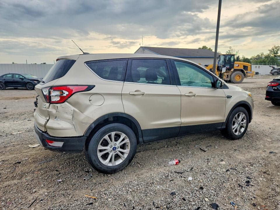 2017 FORD ESCAPE SE 3