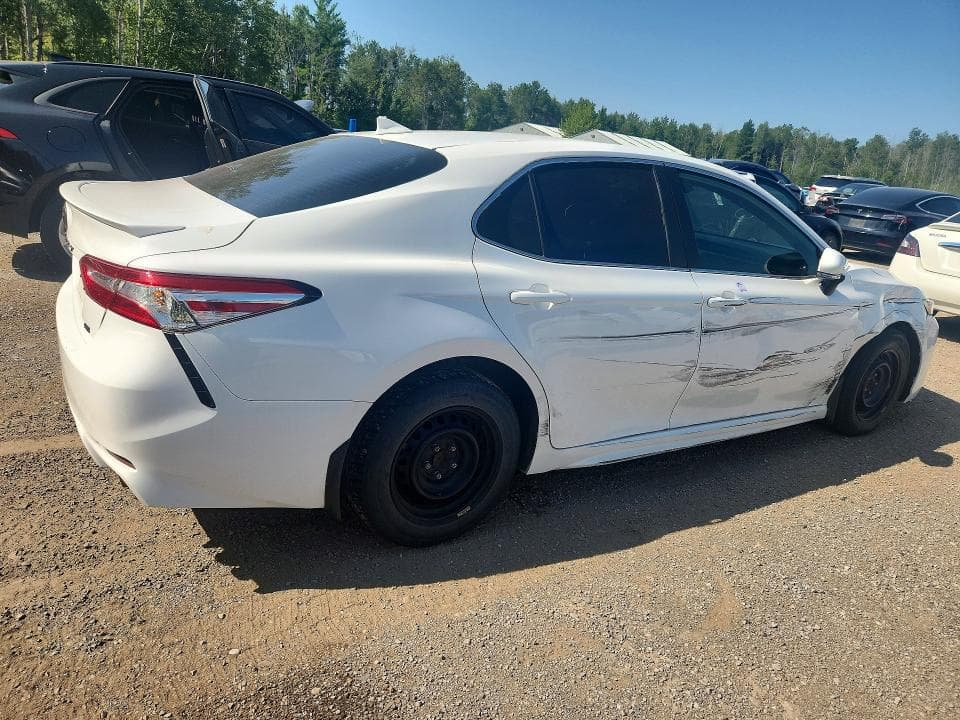 2020 TOYOTA CAMRY SE 3