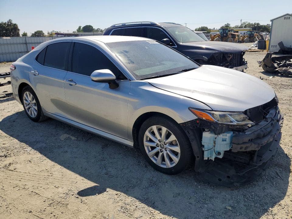 2018 TOYOTA CAMRY LE 4