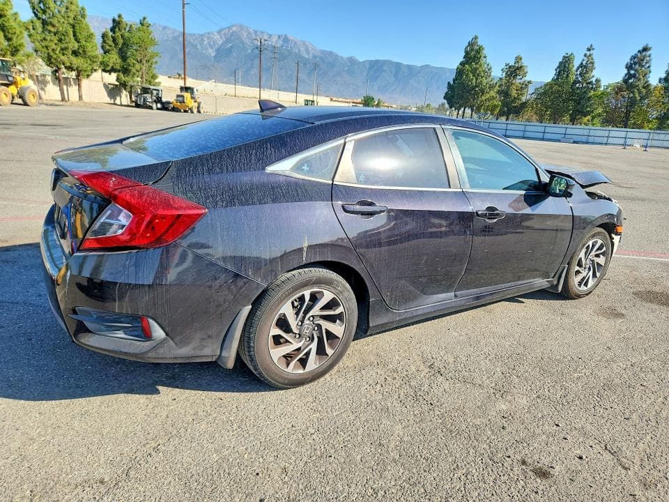 2018 HONDA CIVIC EX 3