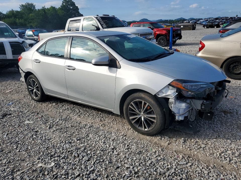 2017 TOYOTA COROLLA LE 4