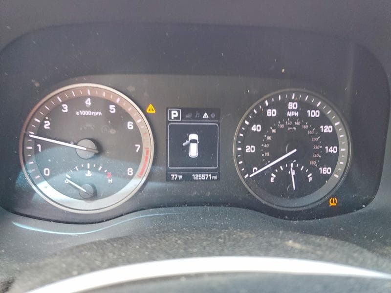 2017 HYUNDAI TUCSON SE 9