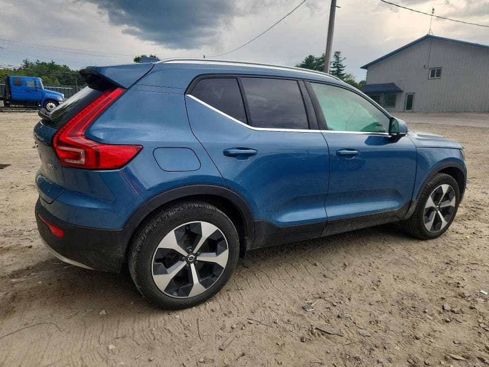 2025 VOLVO XC40 PLUS 3