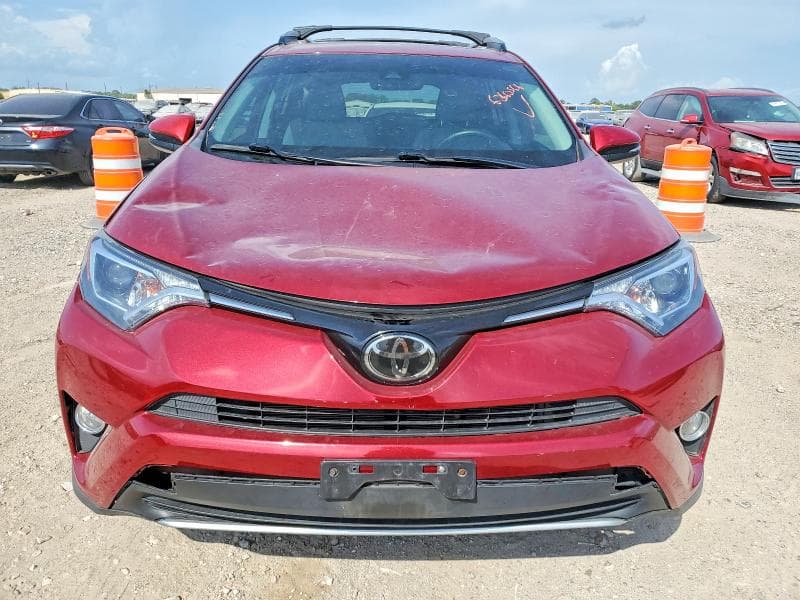 2018 TOYOTA RAV4 XLE 11