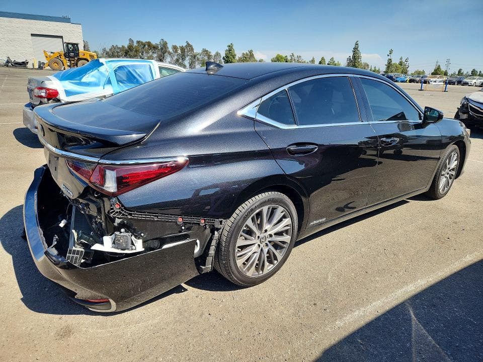 2020 LEXUS ES 300H 3