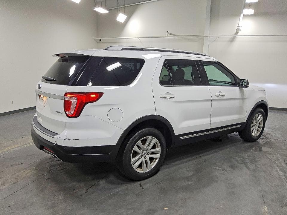 2018 FORD EXPLORER XLT 3