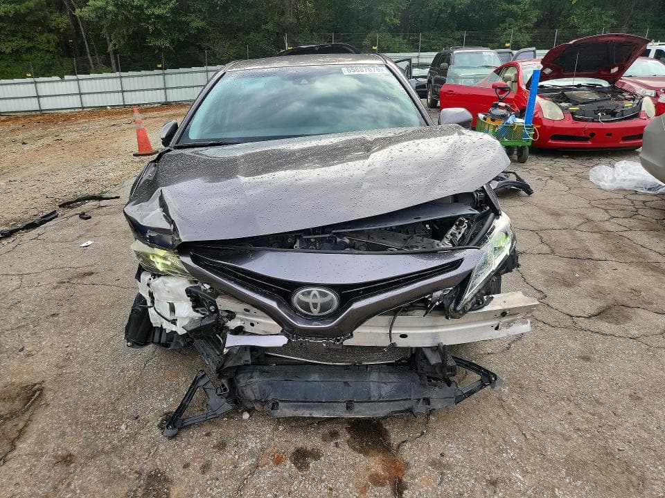 2018 TOYOTA CAMRY SE 5