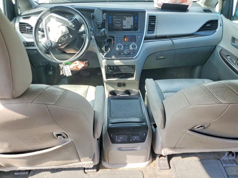 2017 TOYOTA SIENNA XLE PREMIUM 8-PASSENGER 8