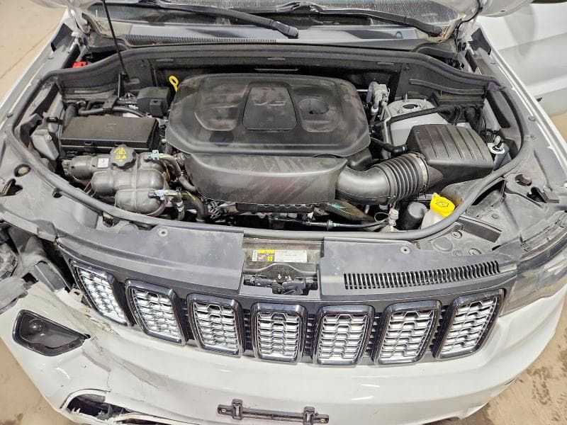 2020 JEEP GRAND CHEROKEE LAREDO 12