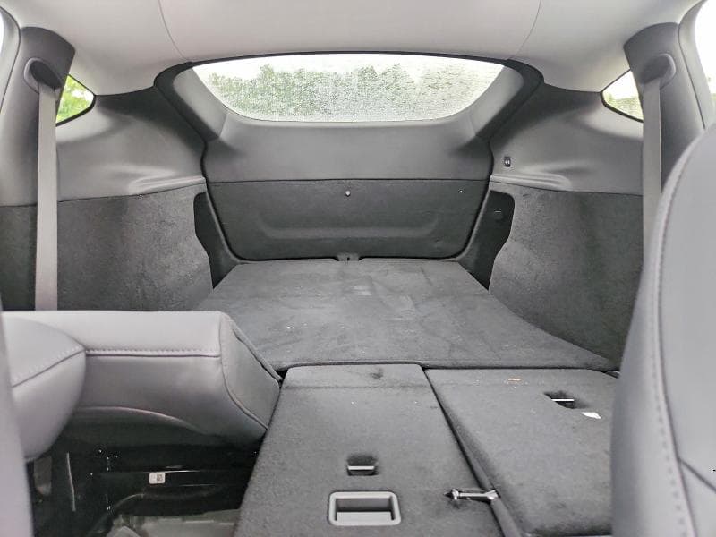 2026 TESLA MODEL Y 10