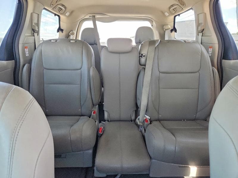 2017 TOYOTA SIENNA XLE 8-PASSENGER 10