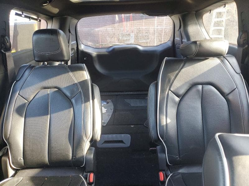 2019 CHRYSLER PACIFICA LIMITED 10