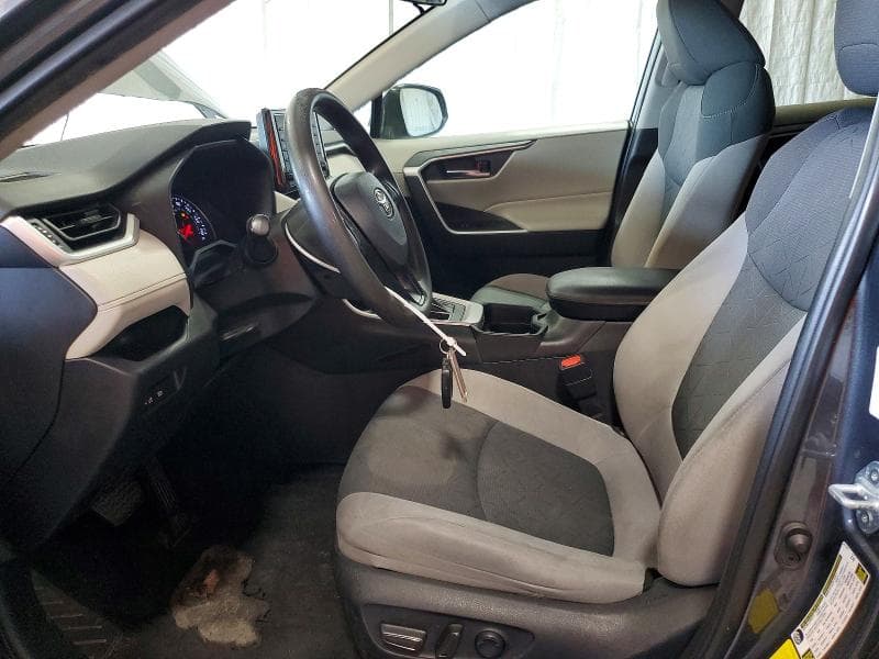 2021 TOYOTA RAV4 XLE 7