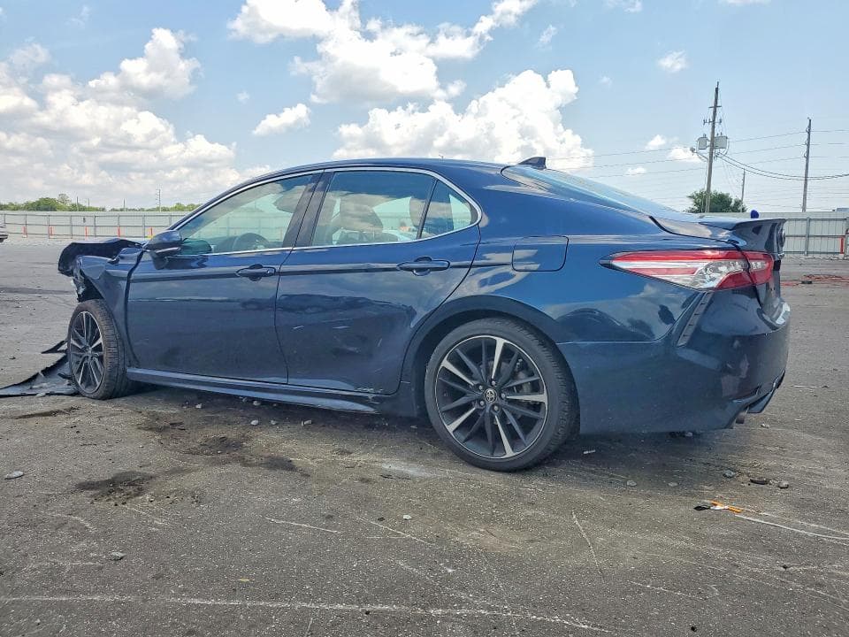 2020 TOYOTA CAMRY XSE 2
