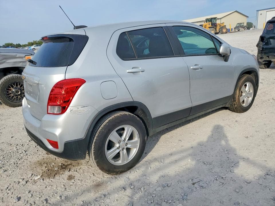 2022 CHEVROLET TRAX LS 3