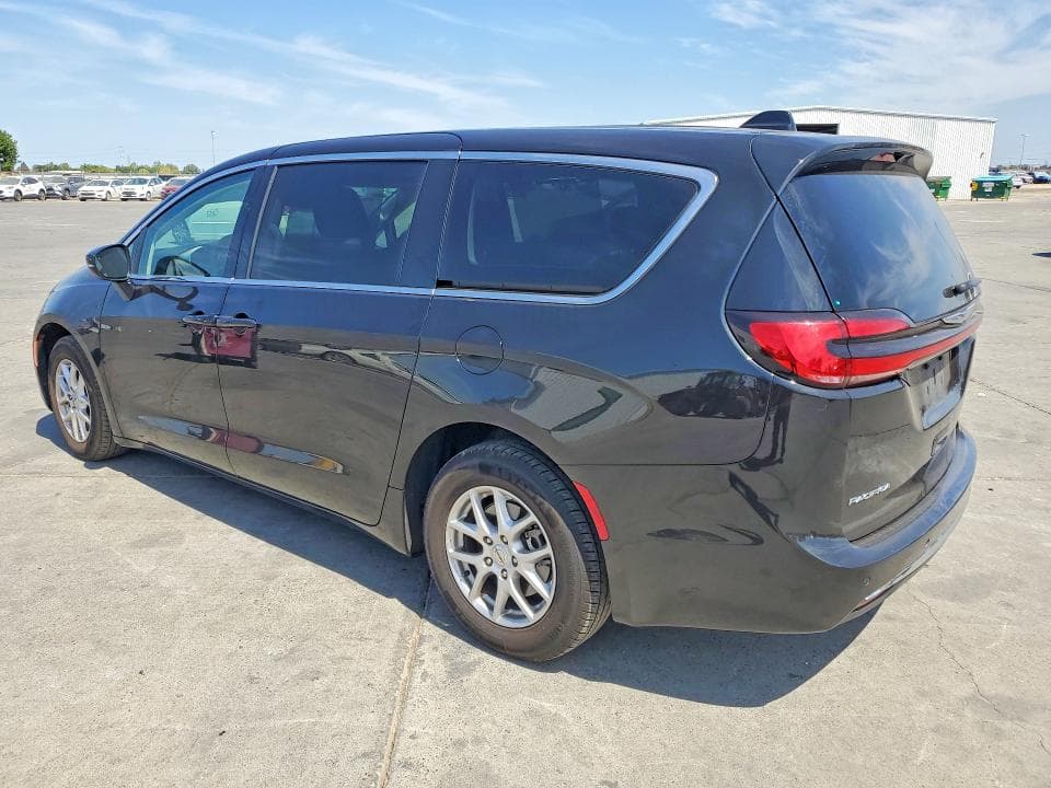 2023 CHRYSLER PACIFICA TOURING L 2