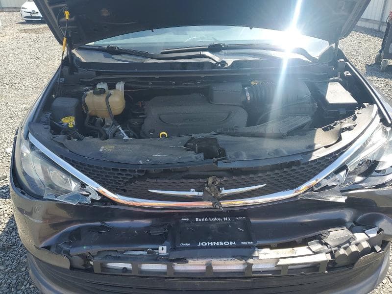 2020 CHRYSLER VOYAGER LX 12
