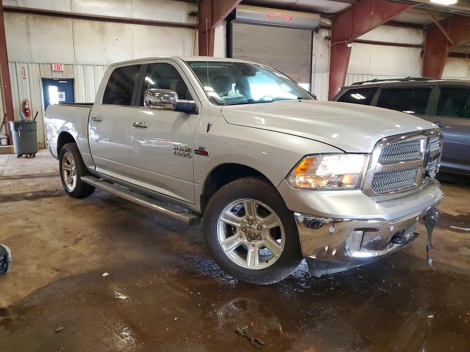 2017 RAM 1500 SLT 4