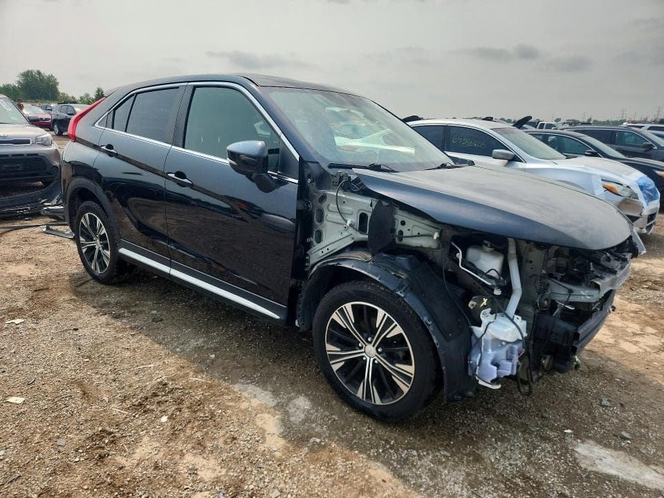 2018 MITSUBISHI ECLIPSE CROSS SE 4