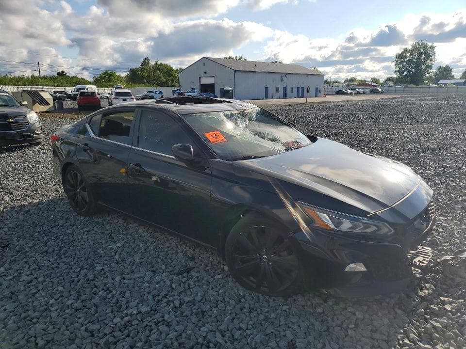 2022 NISSAN ALTIMA SR 4