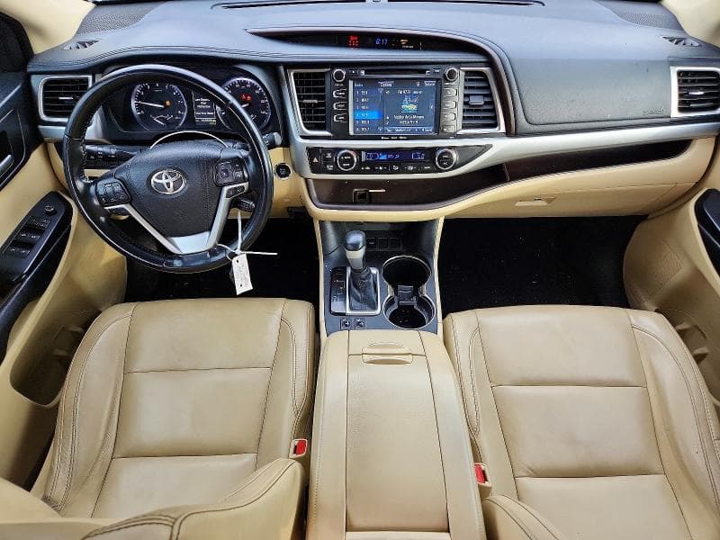 2017 TOYOTA HIGHLANDER XLE 8