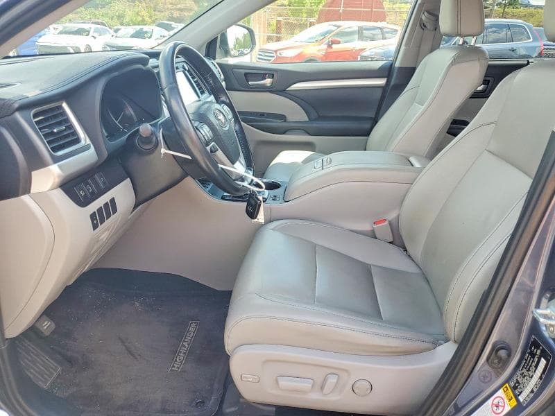 2019 TOYOTA HIGHLANDER XLE 7