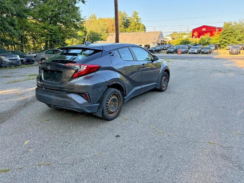 2019 TOYOTA C-HR XLE 4