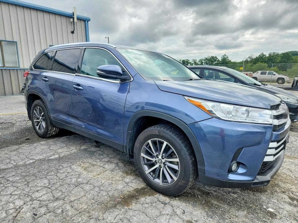 2019 TOYOTA HIGHLANDER XLE 4