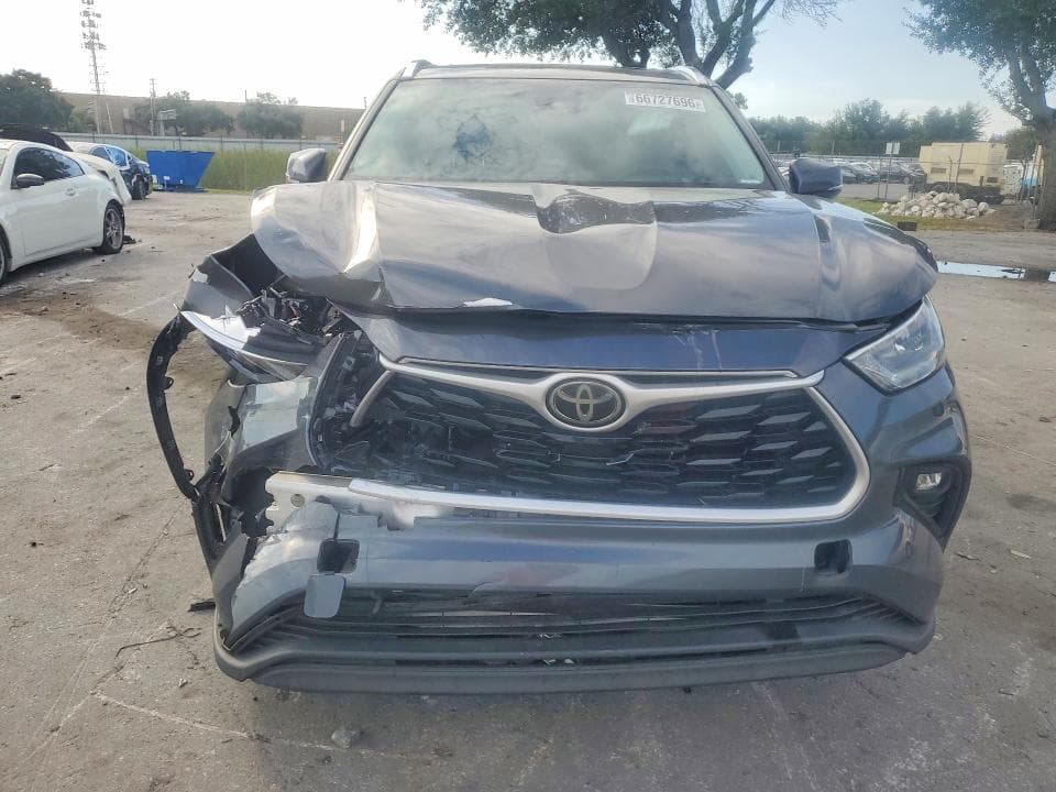 2020 TOYOTA HIGHLANDER XLE 5
