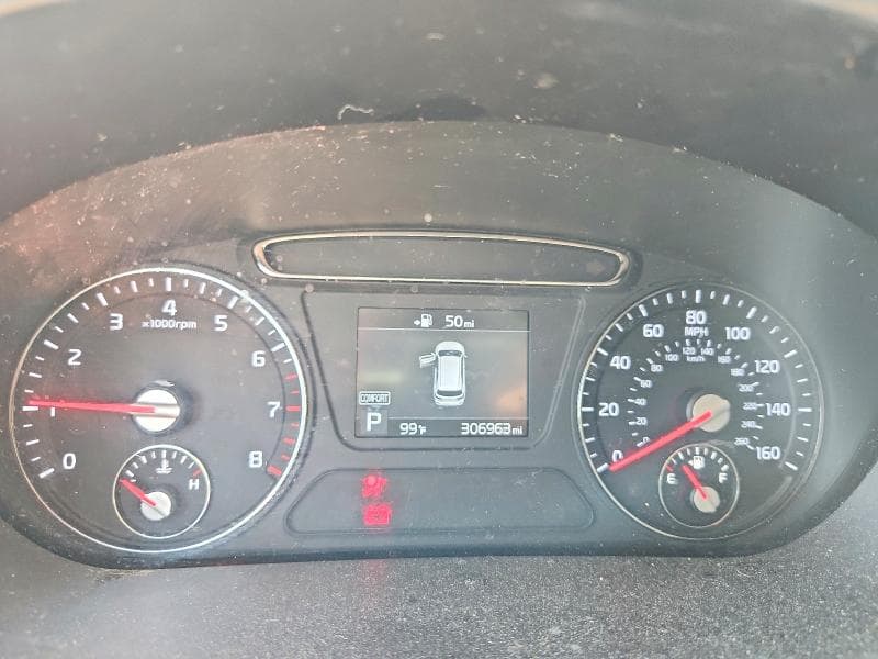 2019 KIA SORENTO LX V6 9