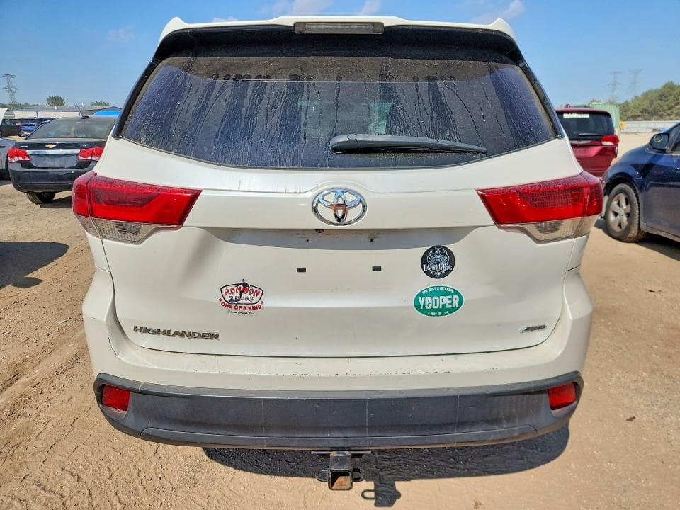 2018 TOYOTA HIGHLANDER LE 6