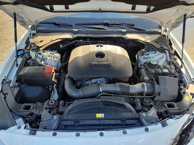 2017 JAGUAR XE PREMIUM 11