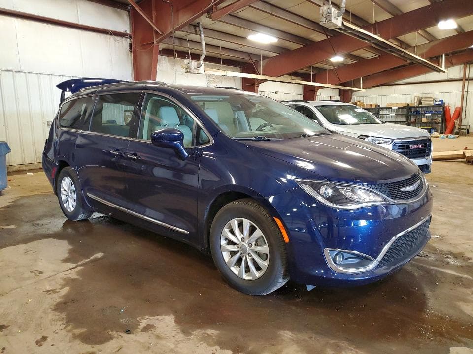2018 CHRYSLER PACIFICA TOURING L 4