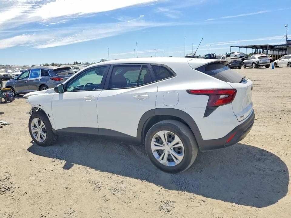 2024 CHEVROLET TRAX LS 2