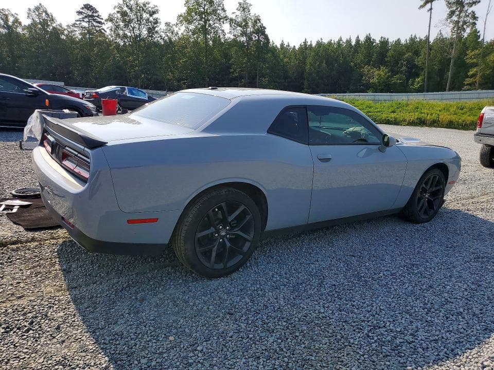 2022 DODGE CHALLENGER SXT 3