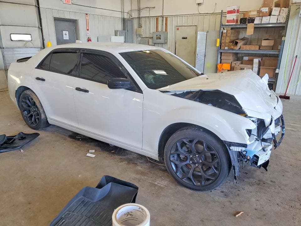 2019 CHRYSLER 300 TOURING 4