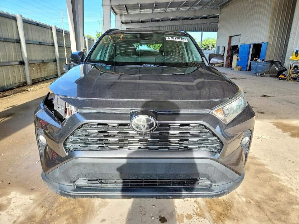 2021 TOYOTA RAV4 XLE 5