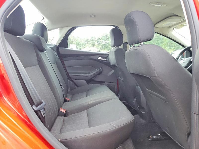 2017 FORD FOCUS SE 10
