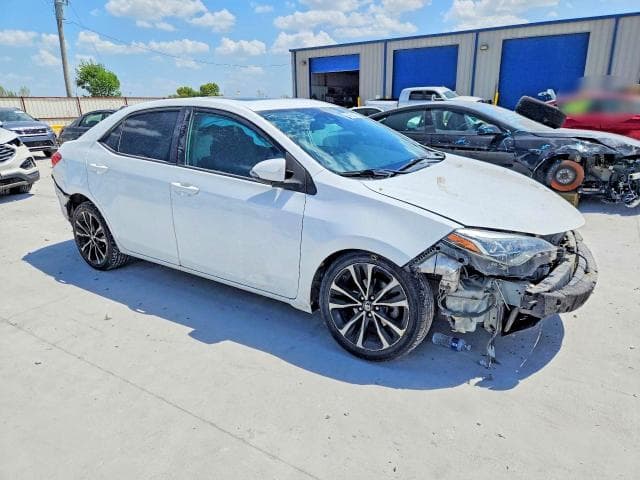 2018 TOYOTA COROLLA SE 4