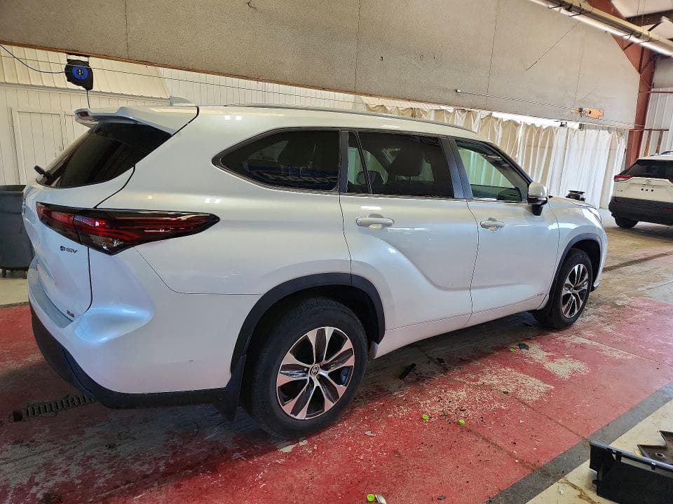 2025 TOYOTA HIGHLANDER HYBRID XLE 3
