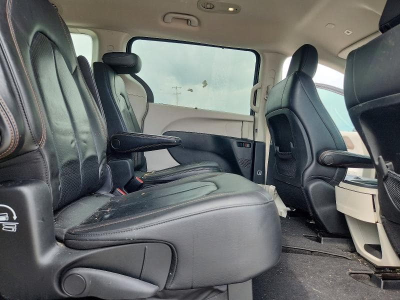 2019 CHRYSLER PACIFICA TOURING L 11
